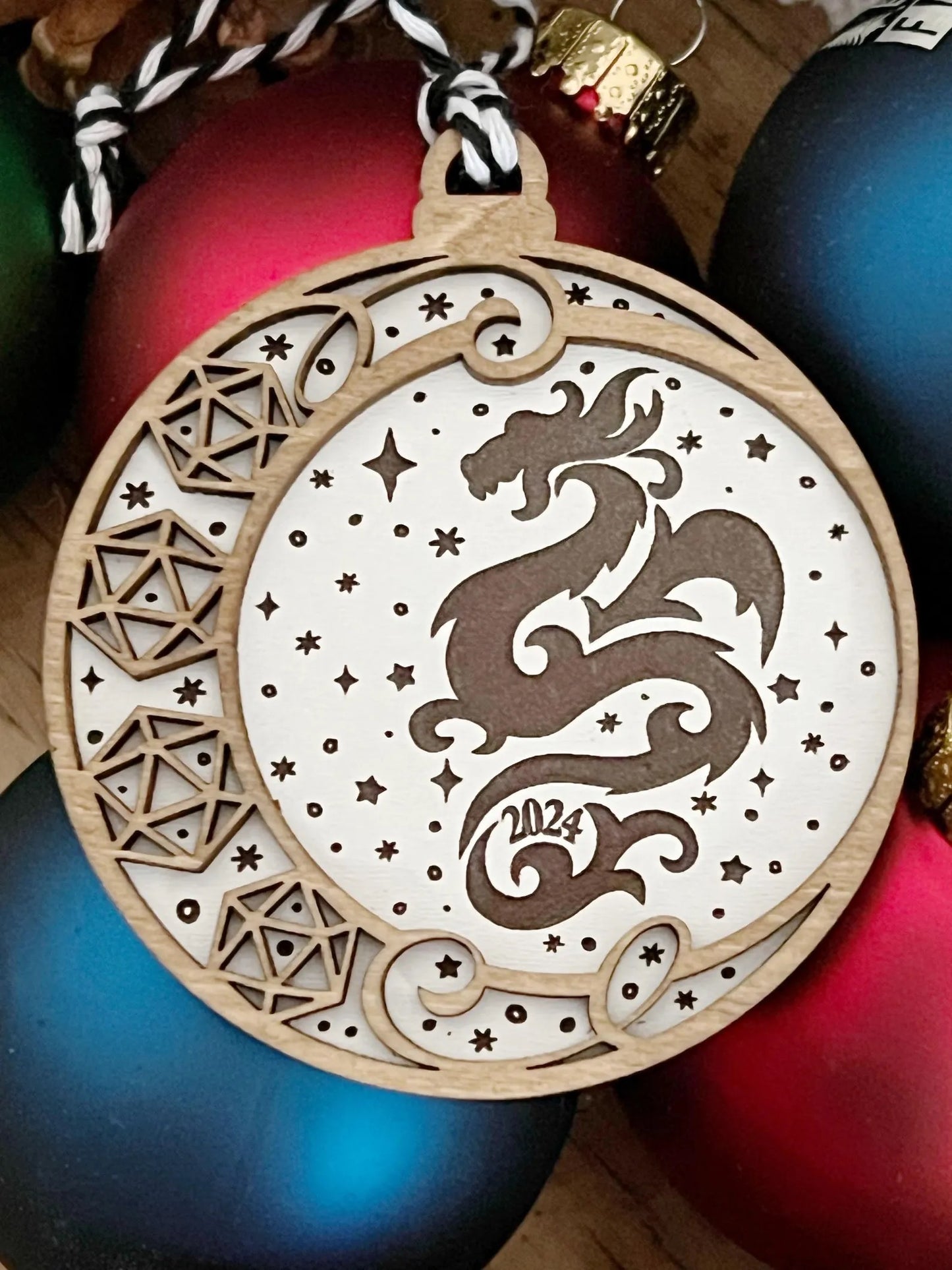 2025 Dragon-themed D20 RPG Dice Game Ornament: Perfect for Christmas & Easter Baskets Tags