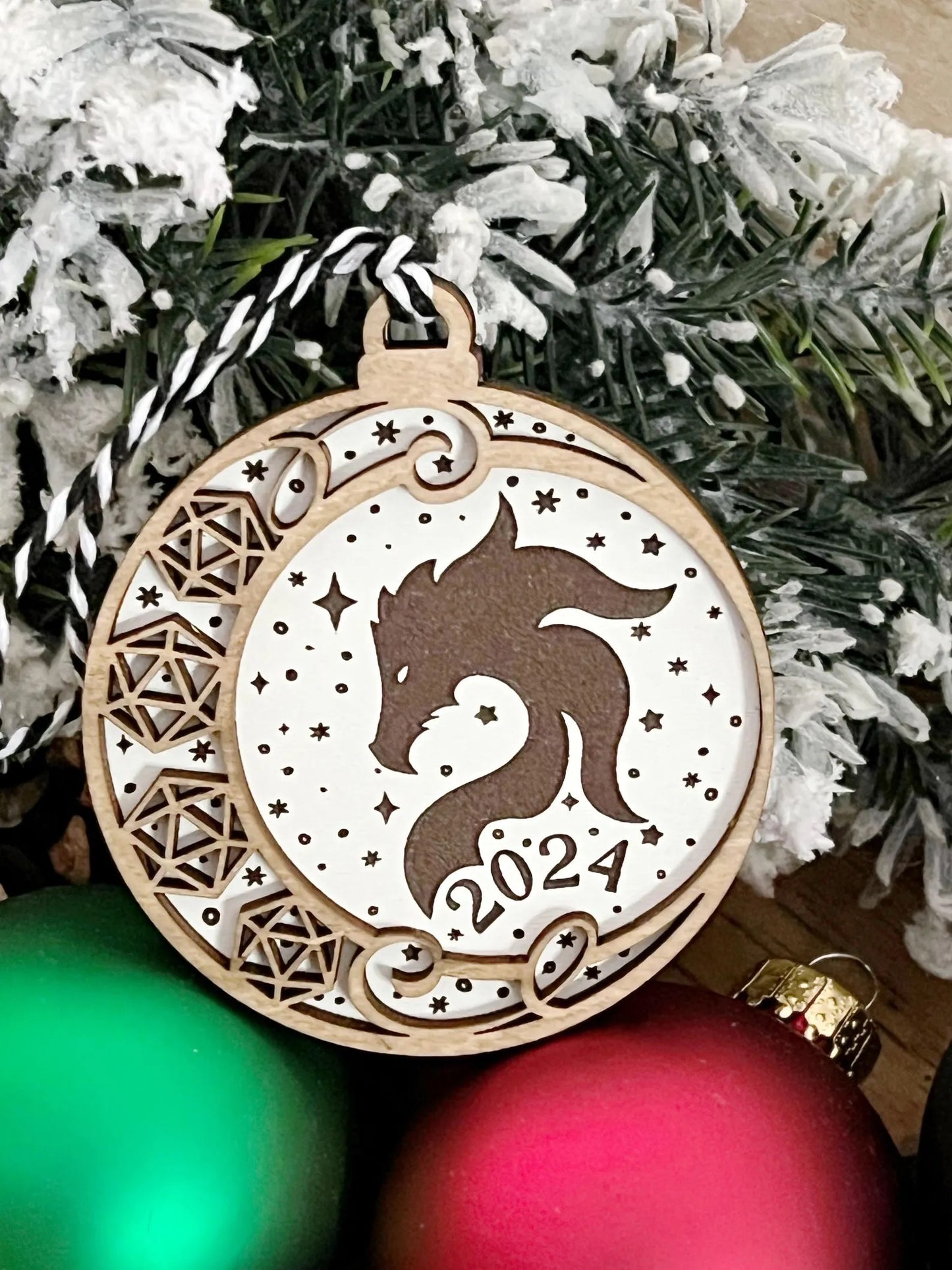 2025 Dragon-themed D20 RPG Dice Game Ornament: Perfect for Christmas & Easter Baskets Tags
